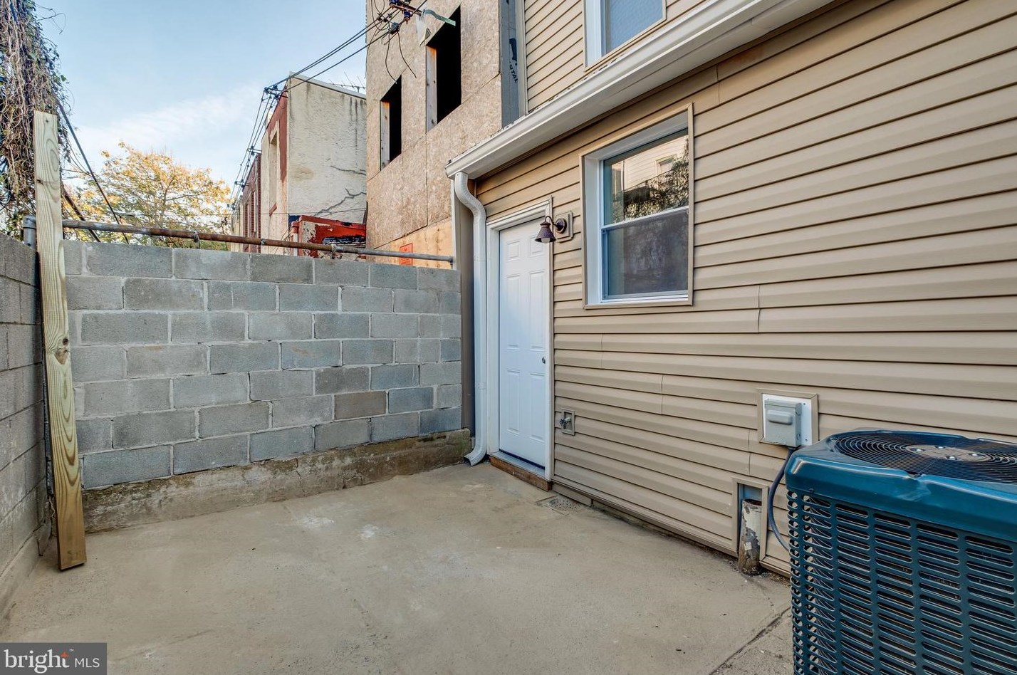 1945 Sigel St, Philadelphia PA  19145-2029 exterior