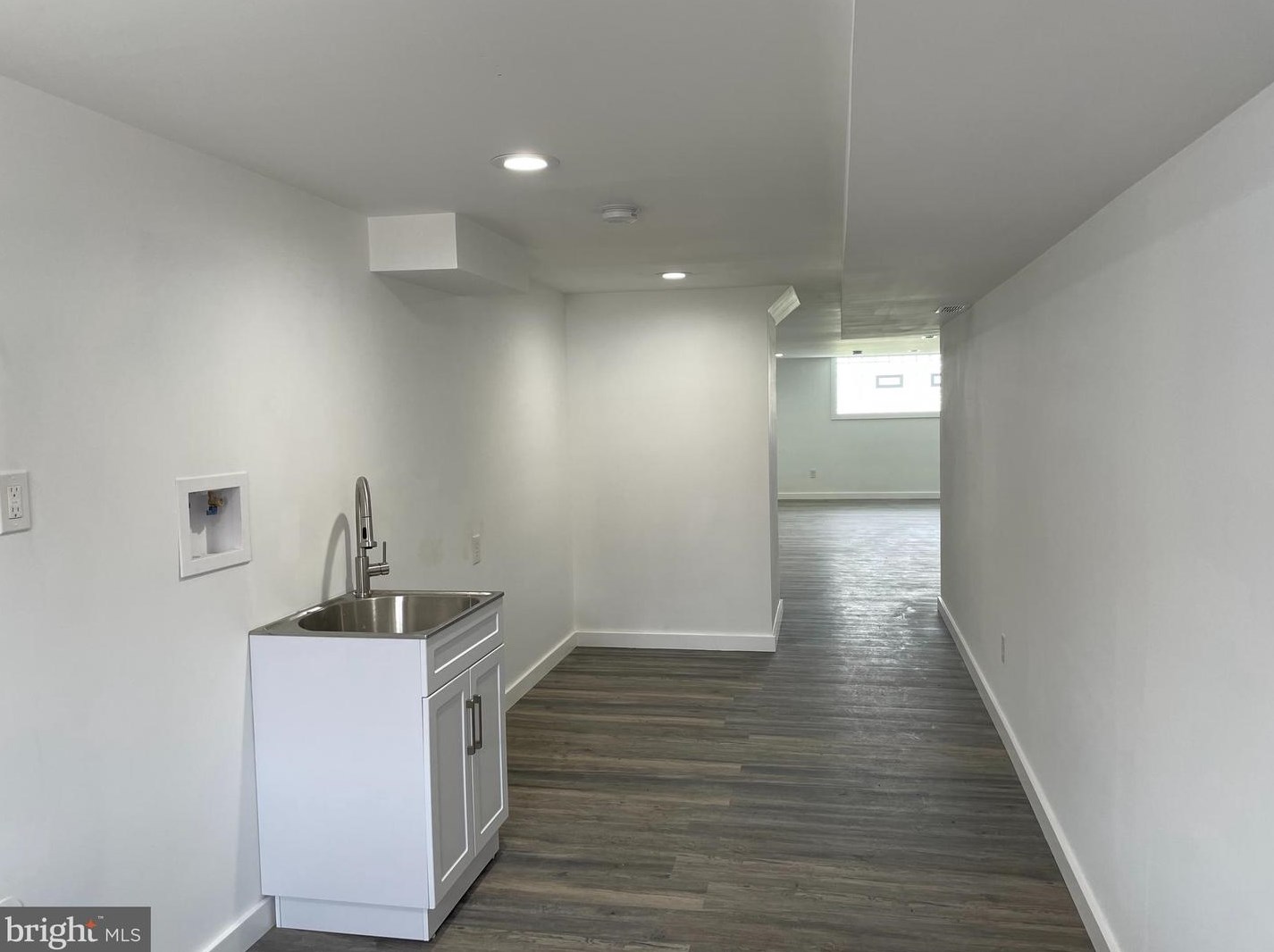 8908 Brous Ave, Philadelphia PA  19152-1325 exterior