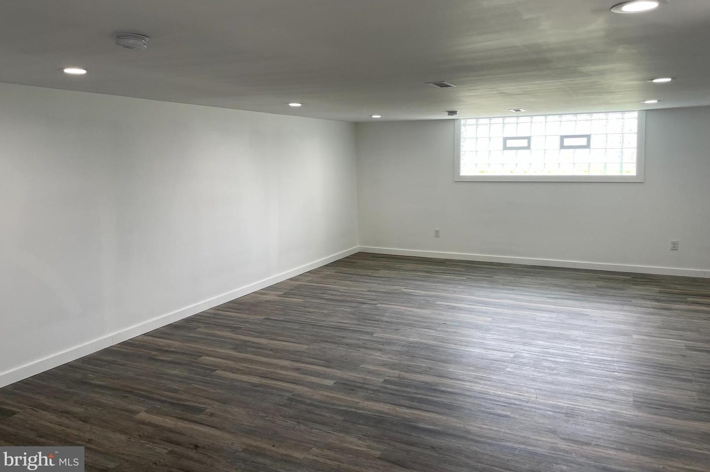8908 Brous Ave, Philadelphia PA  19152-1325 exterior