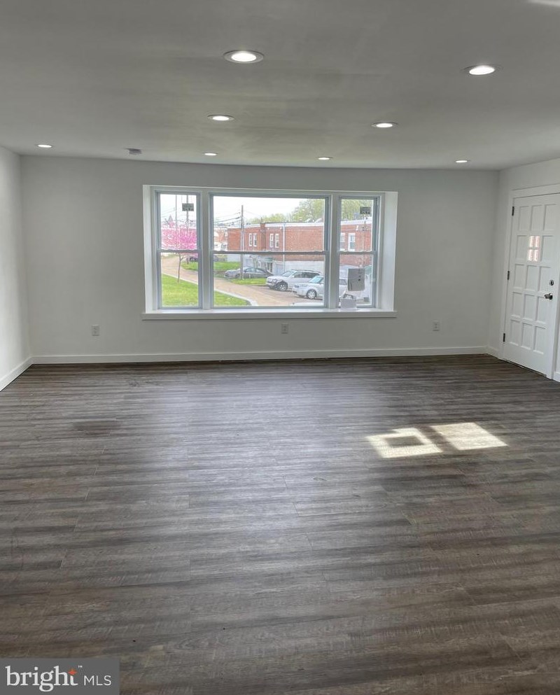 8908 Brous Ave, Philadelphia PA  19152-1325 exterior