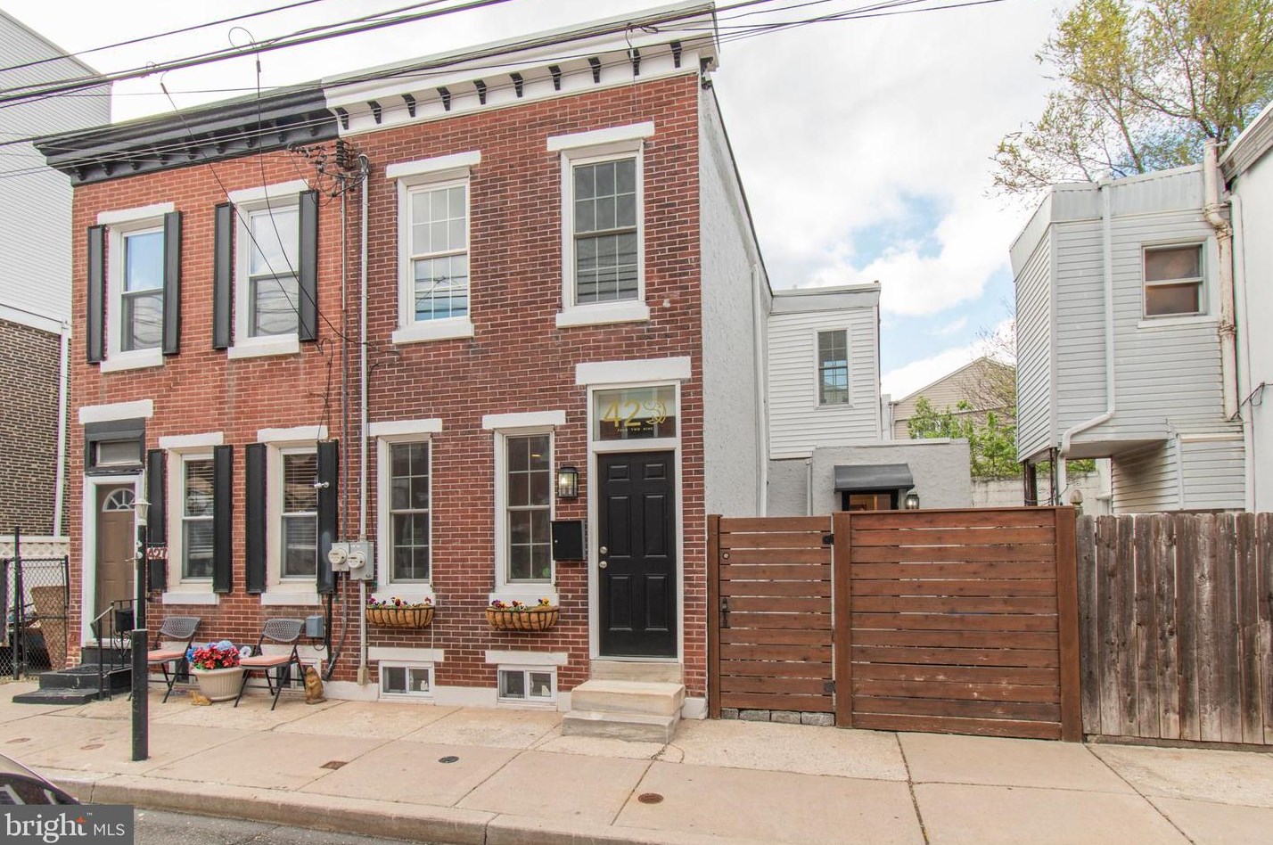 429 Flora St, Philadelphia PA  19125-3315 exterior