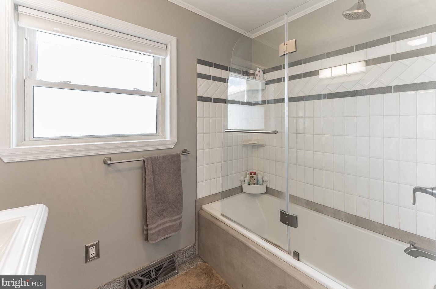2326 Perot St, Philadelphia PA  19130-2526 exterior