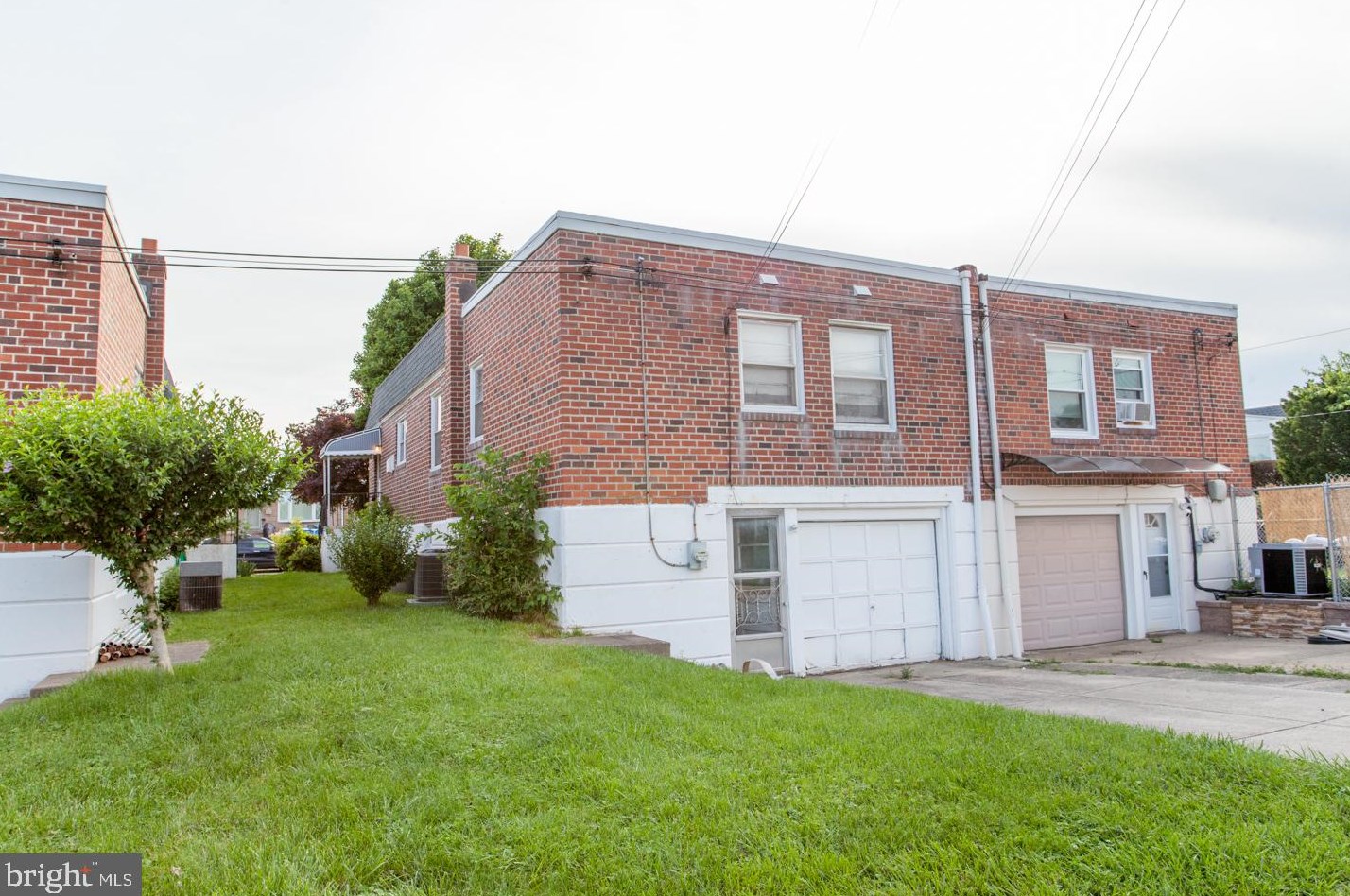 8581 Tolbut St, Philadelphia PA  19152-1210 exterior
