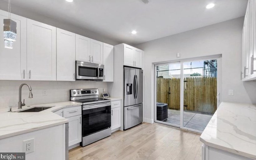 2146 Fairhill St, Philadelphia PA  19122-1420 exterior