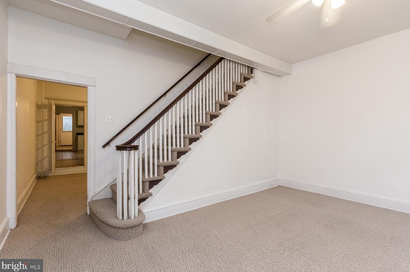218 Grape St, Philadelphia PA  19128-4927 exterior