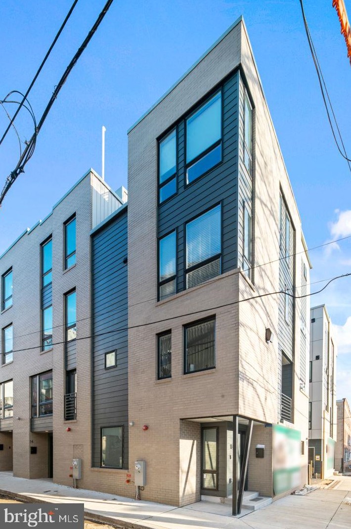 815 Perkiomen St, Philadelphia PA 19130-2114 exterior