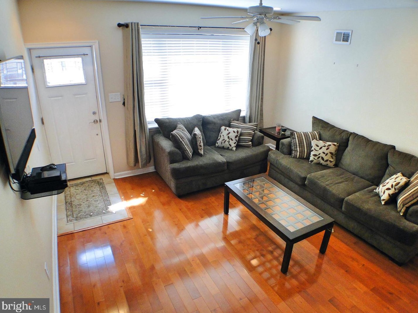 2533 Rosewood St, Philadelphia PA  19145-4630 exterior