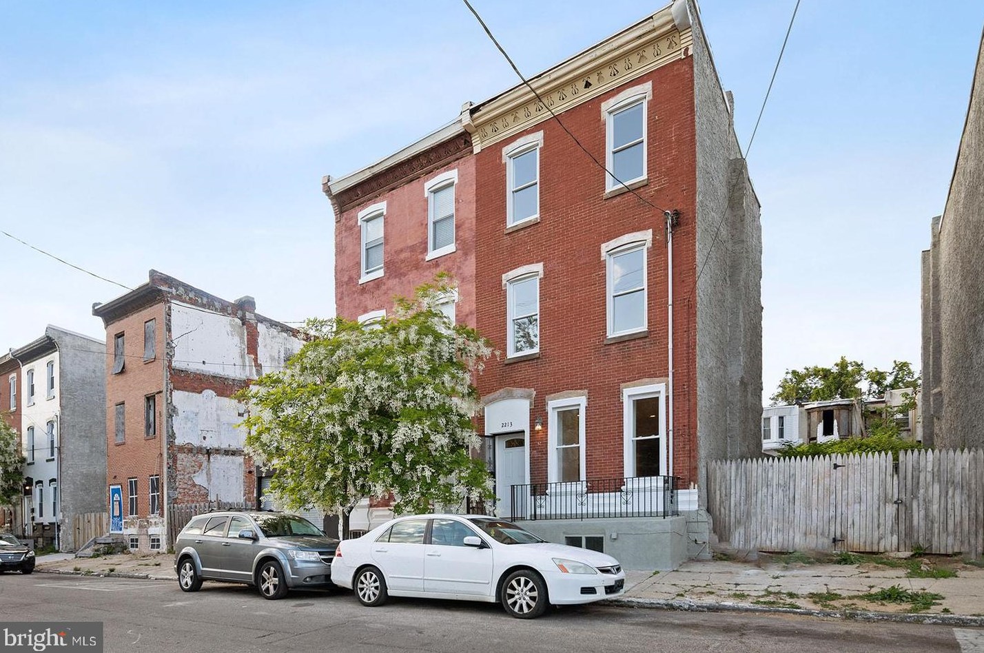 2213 Thompson St, Philadelphia PA  19125-3626 exterior