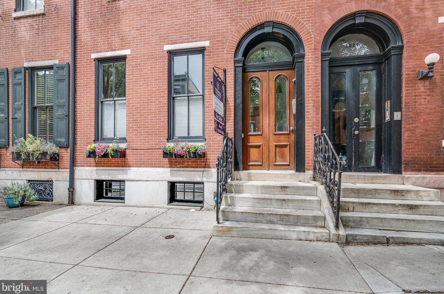 2031 Pine St, Philadelphia PA 19103-6599 exterior