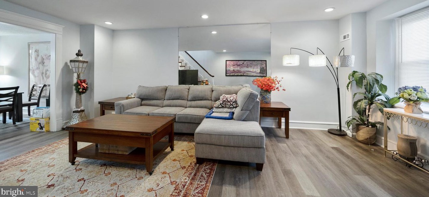 7105 Forrest Ave, Philadelphia PA  19138-2020 exterior