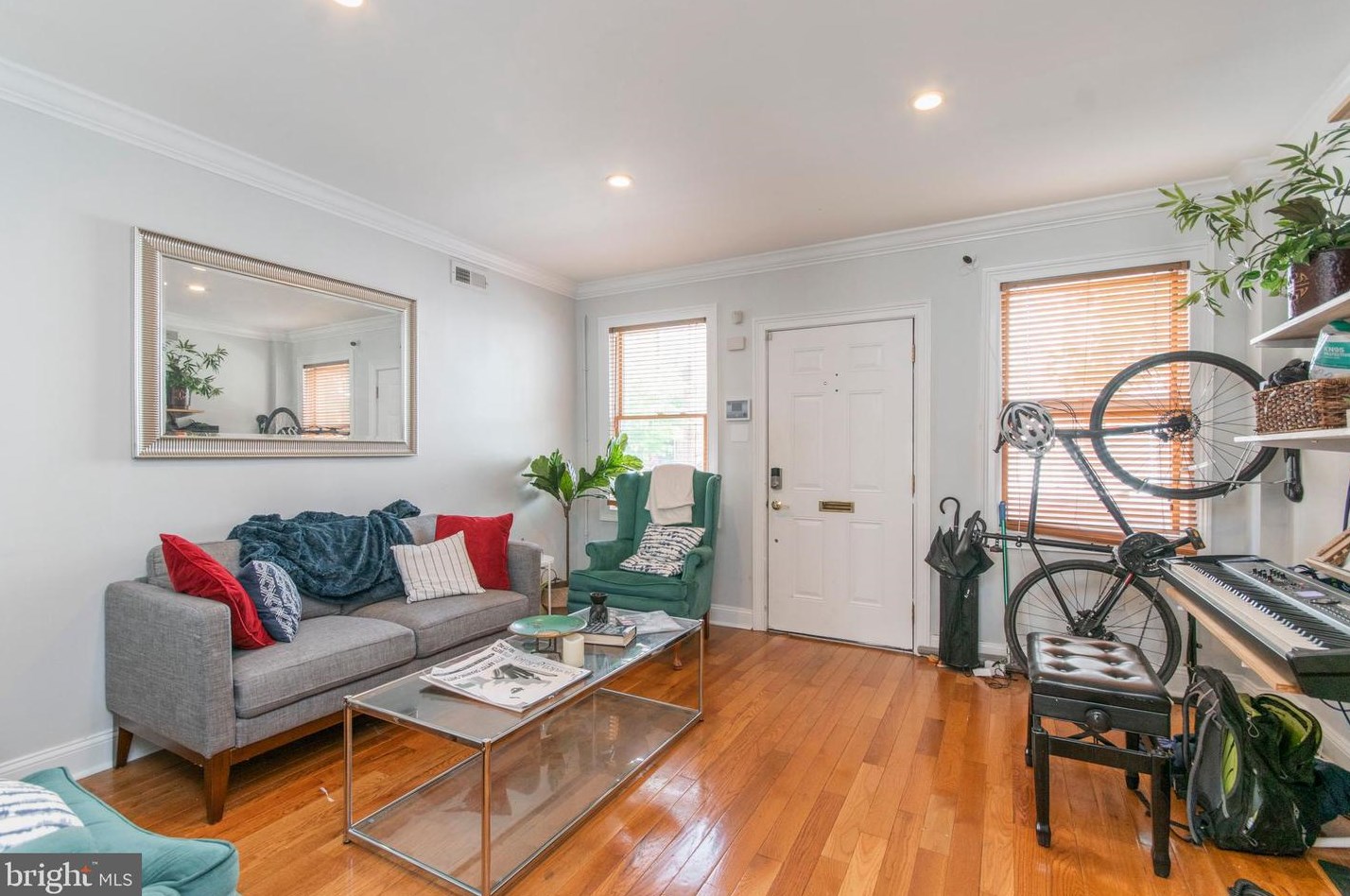 2018 Kimball St, Philadelphia PA  19146-2623 exterior