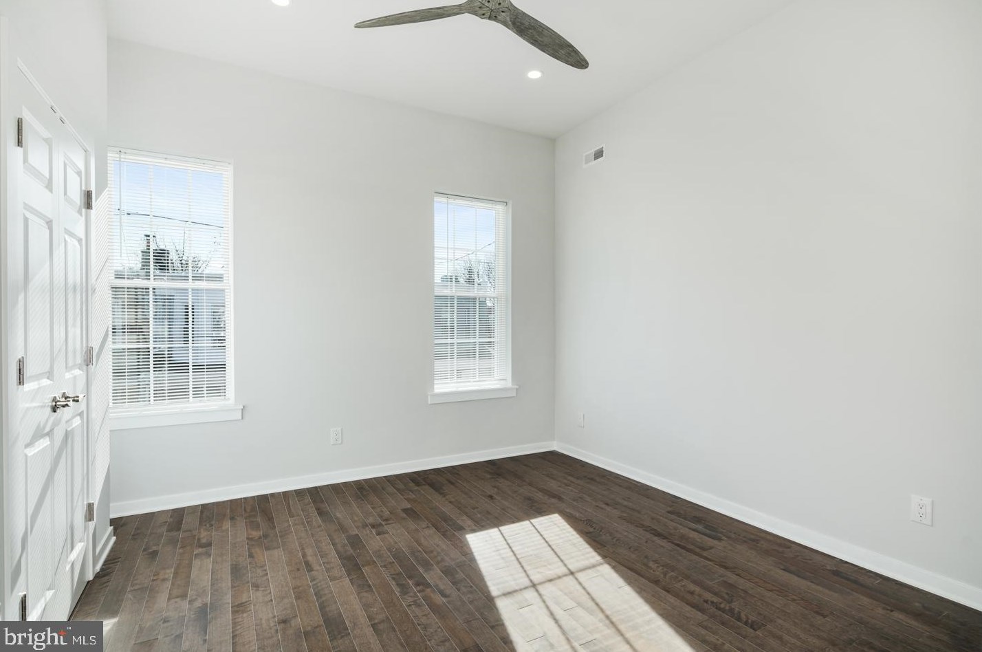 2211 Mifflin St, Philadelphia PA  19145-1902 exterior