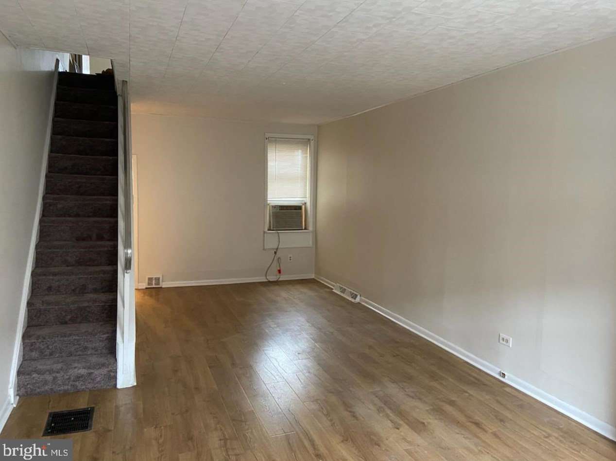 3255 Edgemont St, Philadelphia PA  19134-5222 exterior