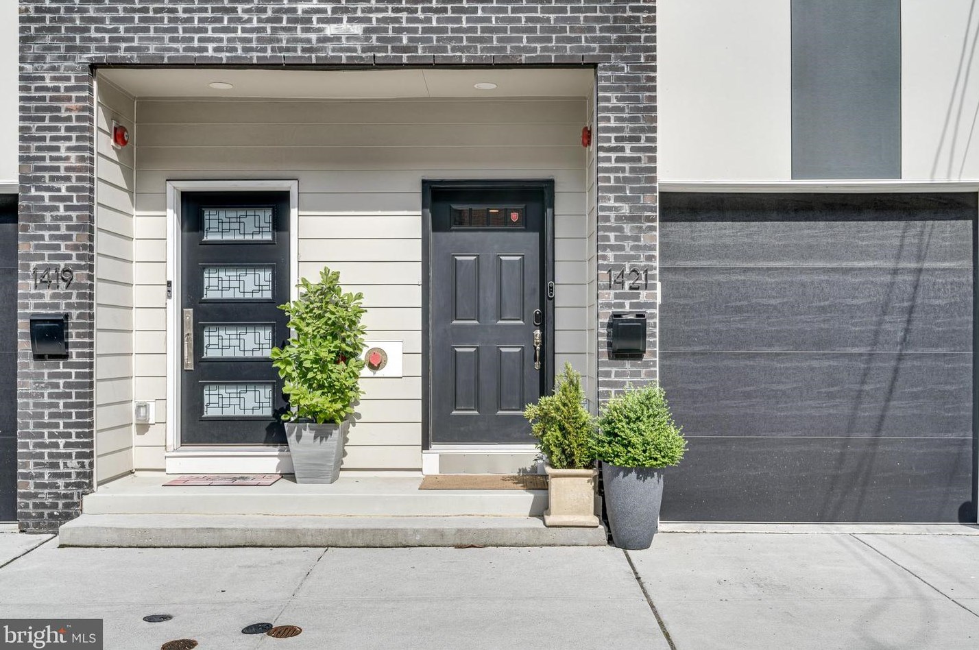1421 Howard St, Philadelphia PA  19122-3905 exterior