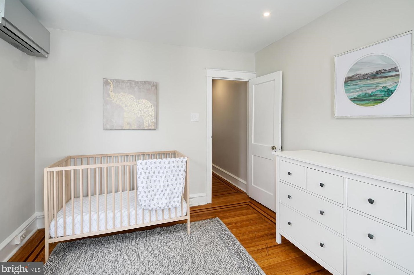 881 Woodstock St, Philadelphia PA  19130-1439 exterior