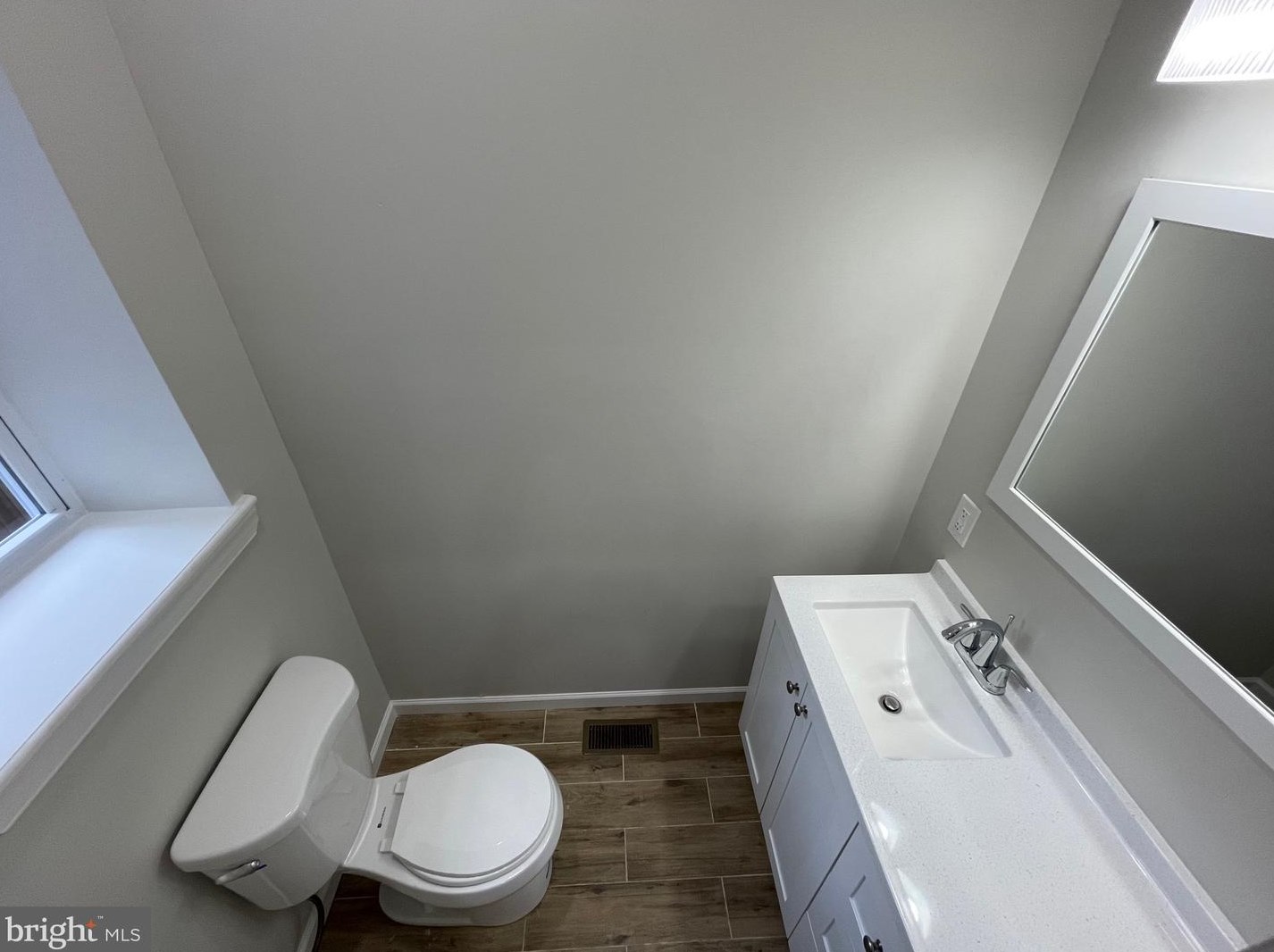 2317 Nicholas St, Philadelphia PA  19121-2911 exterior