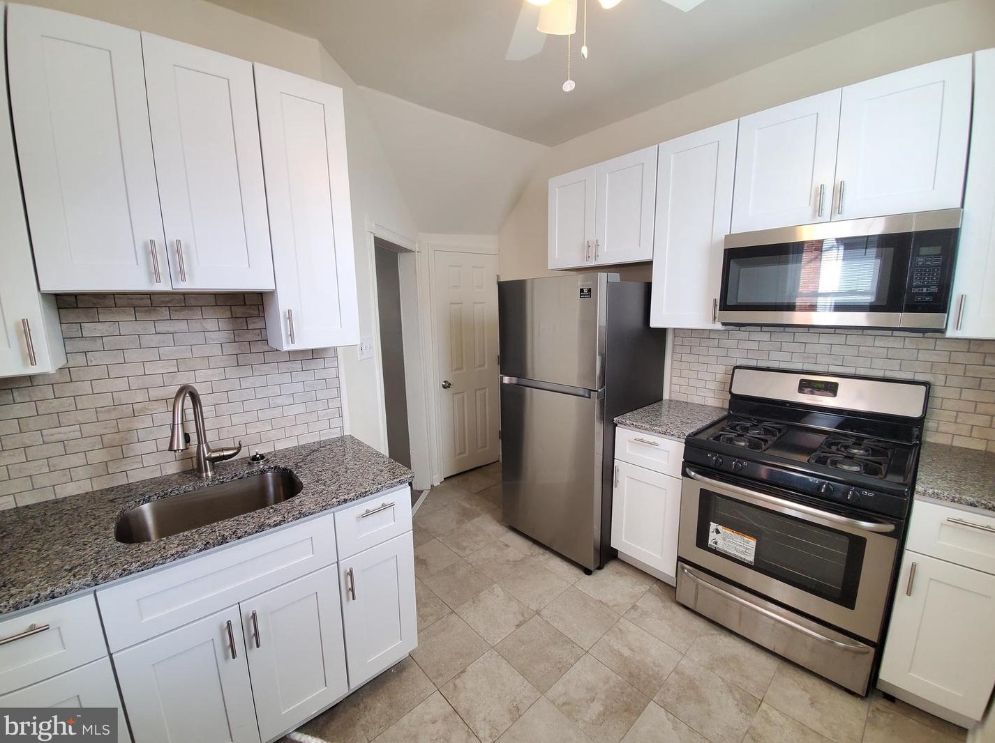 902 Conestoga St, Philadelphia PA  19143-4102 exterior
