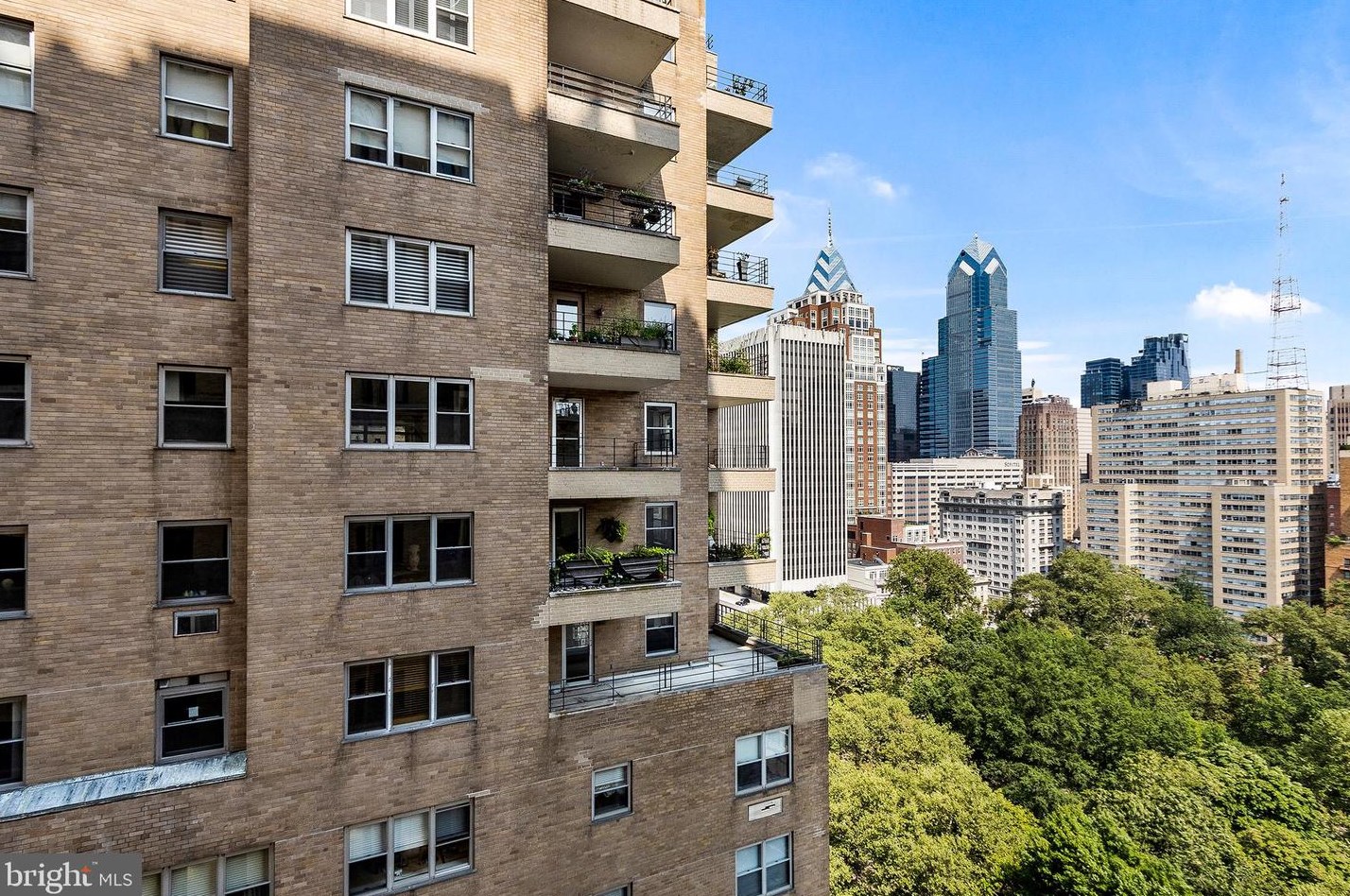 222 Rittenhouse Sq, Philadelphia PA  19103-2529 exterior
