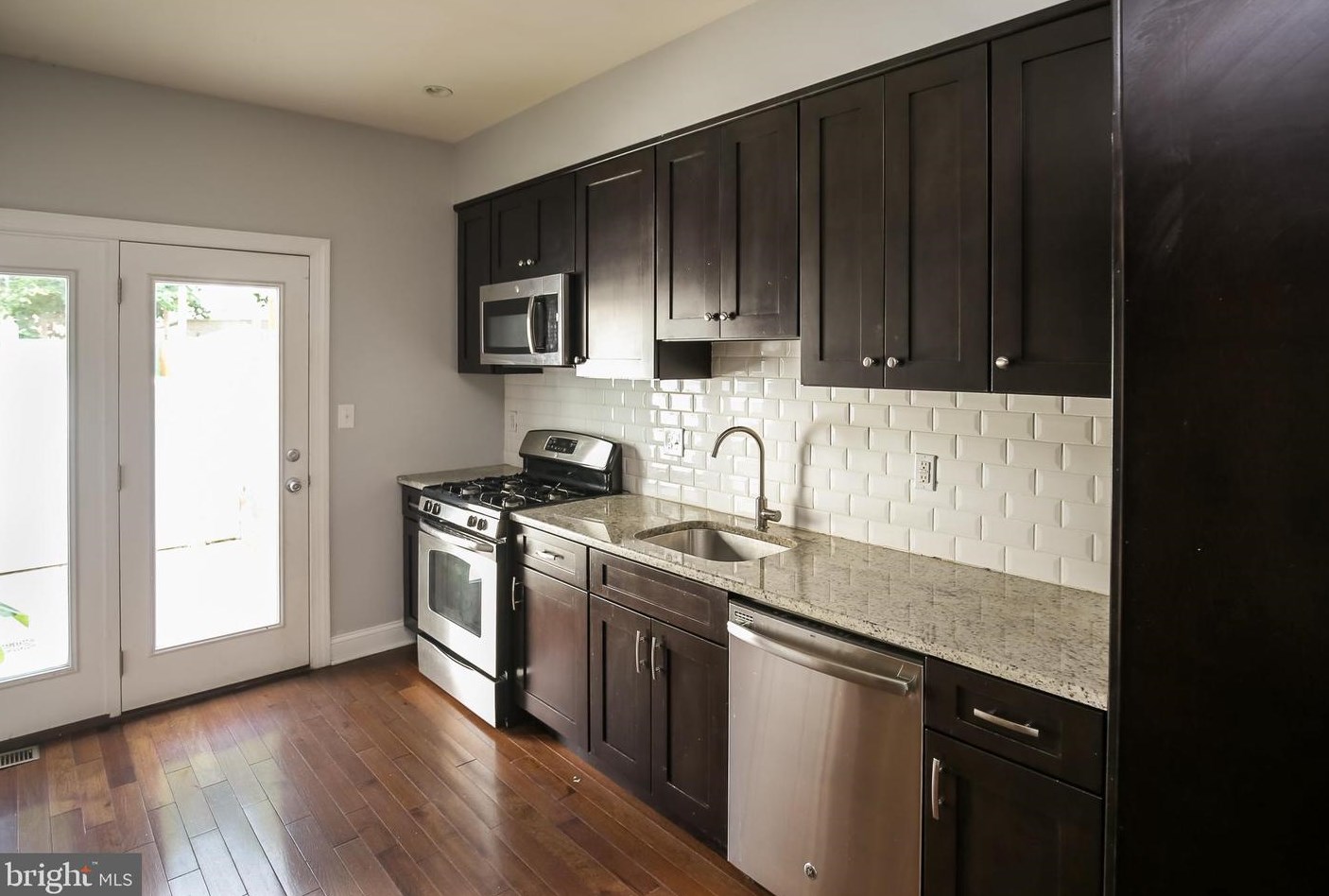 2524 Sepviva St, Philadelphia PA  19125 exterior
