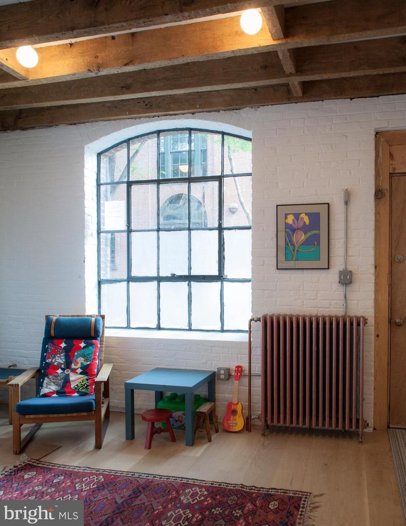 313 Cherry St, Philadelphia PA  19106-1803 exterior