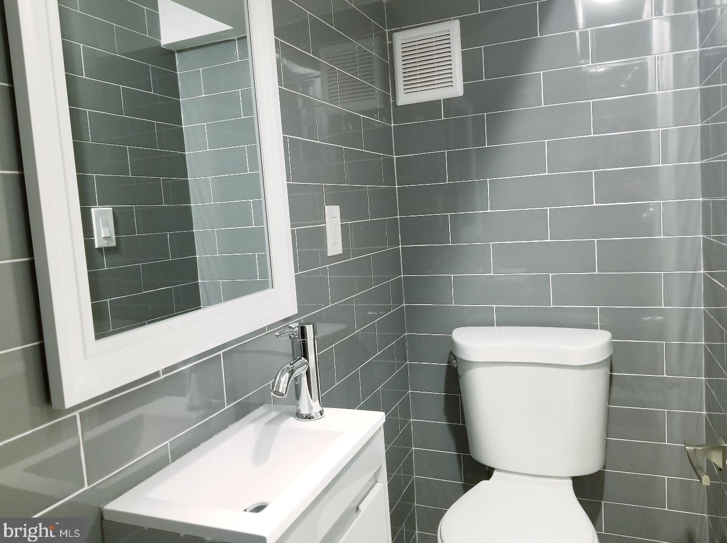 2005 Etting St, Philadelphia PA  19145-2509 exterior