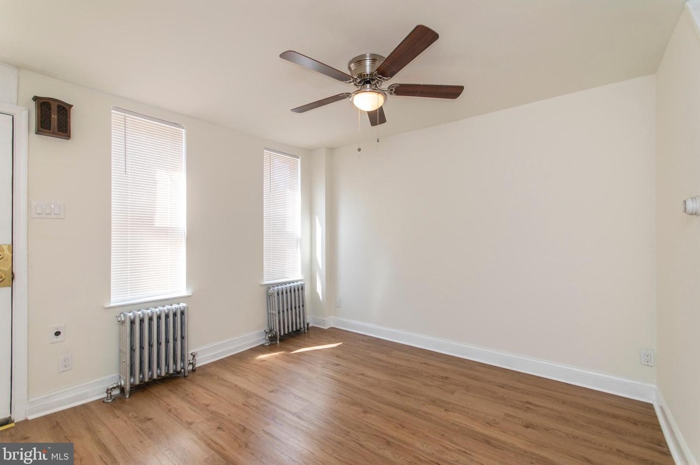 749 Watkins St, Philadelphia PA  19148-1729 exterior