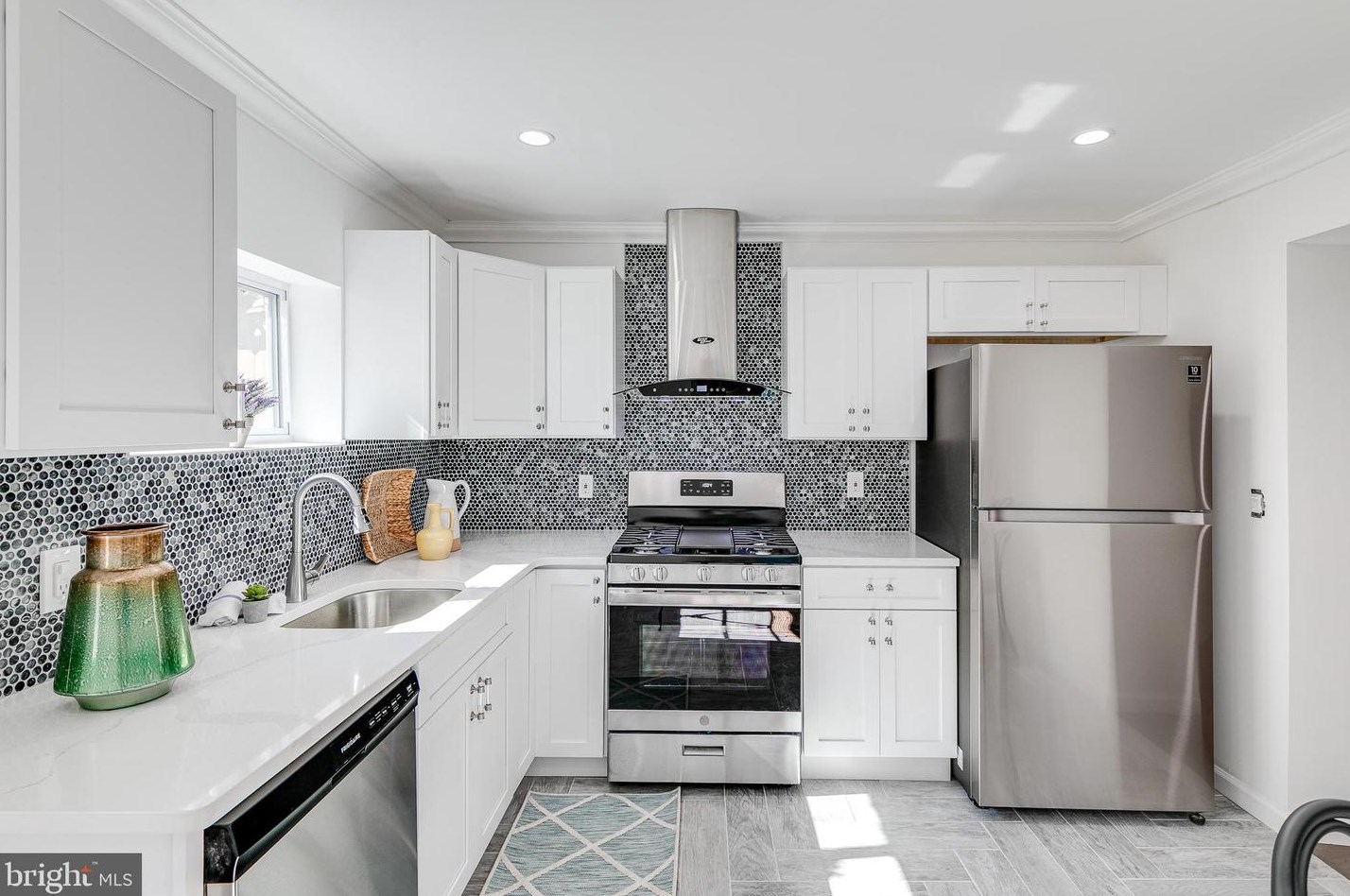 1321 Myrtlewood St, Philadelphia PA  19146-3604 exterior