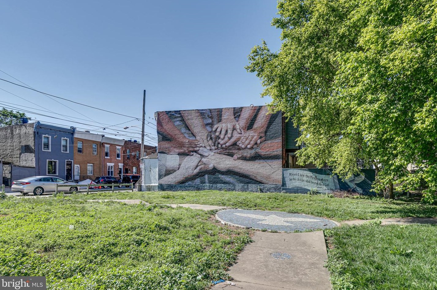 1321 Myrtlewood St, Philadelphia PA  19146-3604 exterior