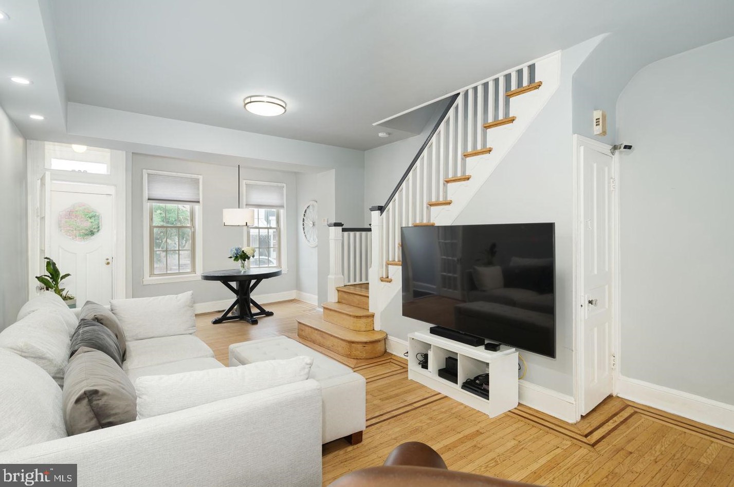 226 Tasker St, Philadelphia PA  19148-1325 exterior