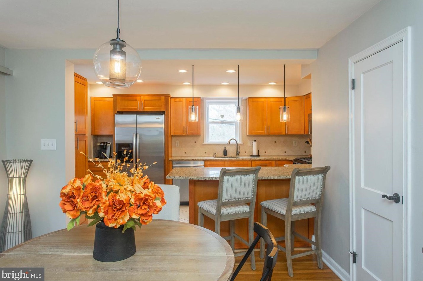 558 Overlook Rd, Philadelphia PA 19128-2408 exterior