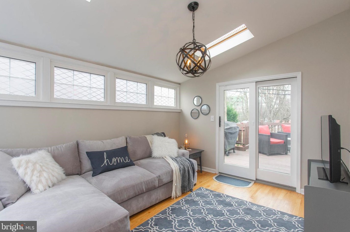 558 Overlook Rd, Philadelphia PA 19128-2408 exterior