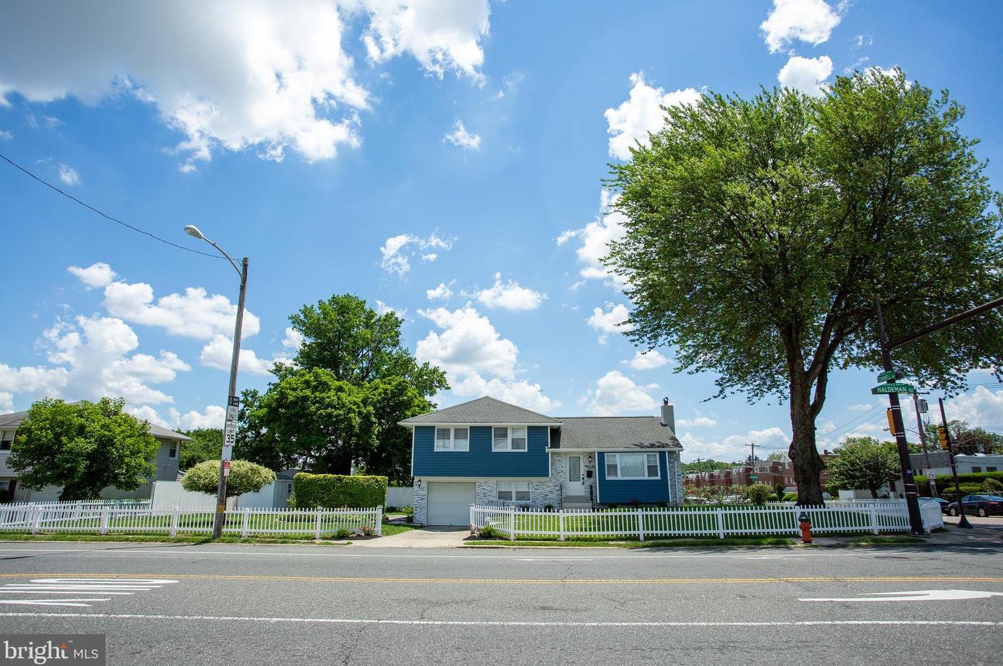 9945 Haldeman Ave, Philadelphia PA  19115-1710 exterior