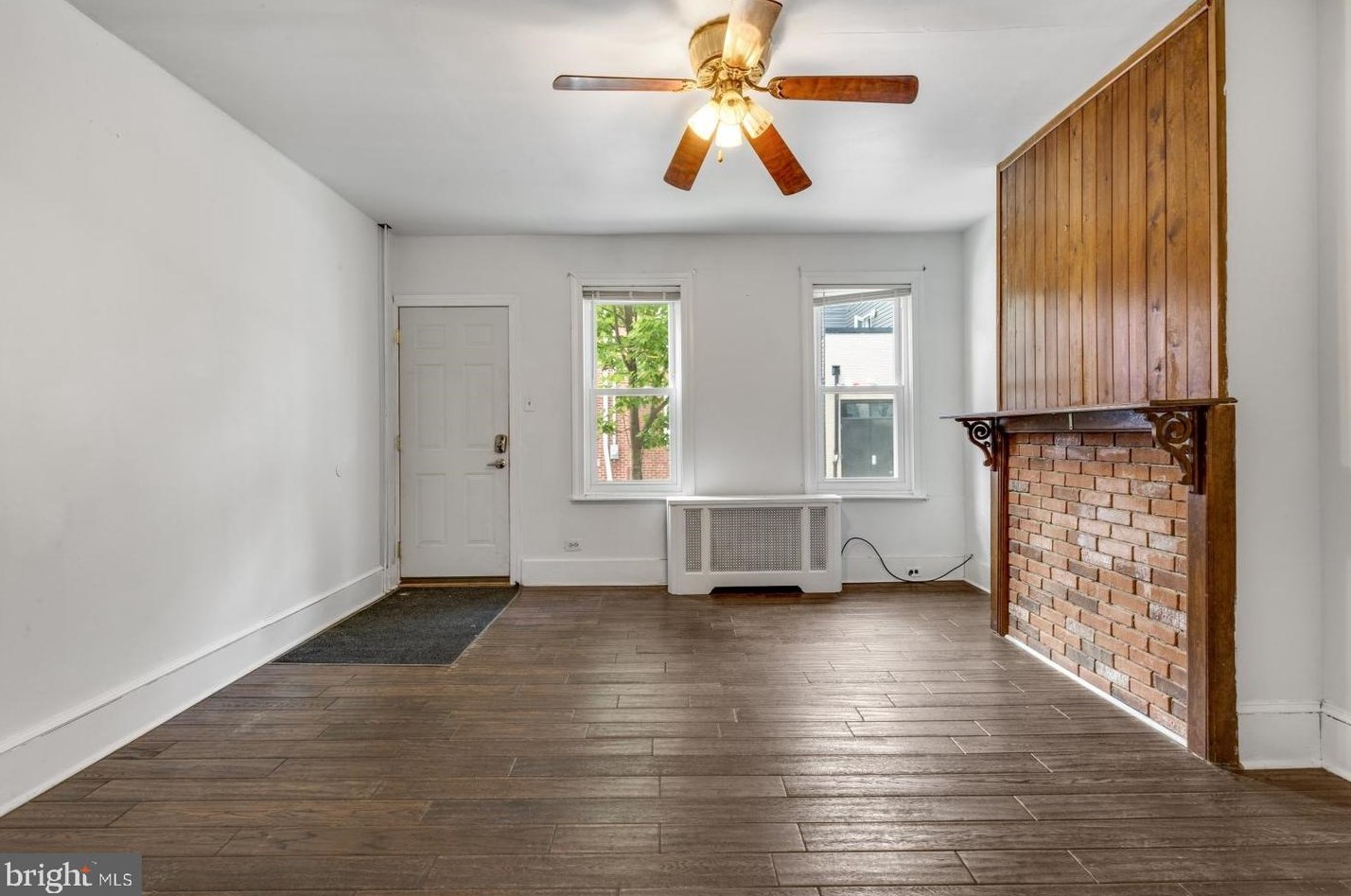 1627 Cadwallader St, Philadelphia PA  19122-3013 exterior