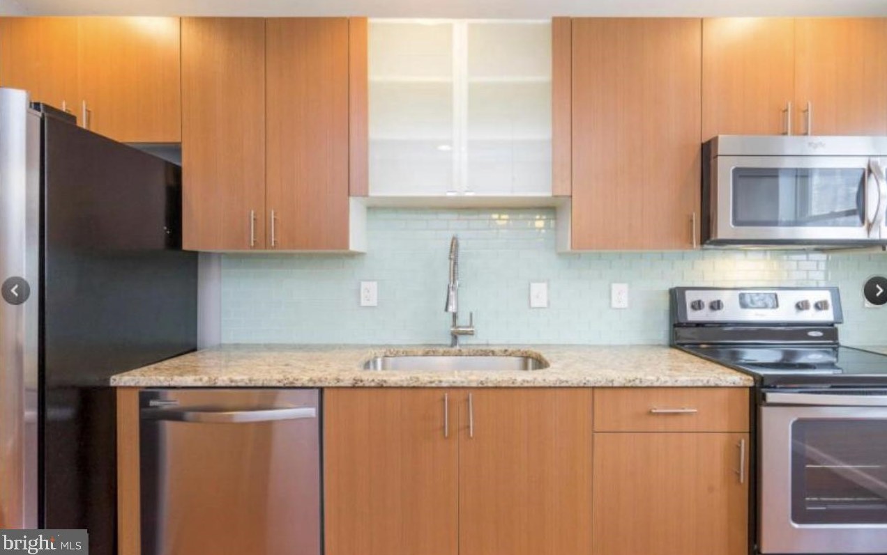 1737 Cambridge St, Philadelphia PA  19130-1505 exterior