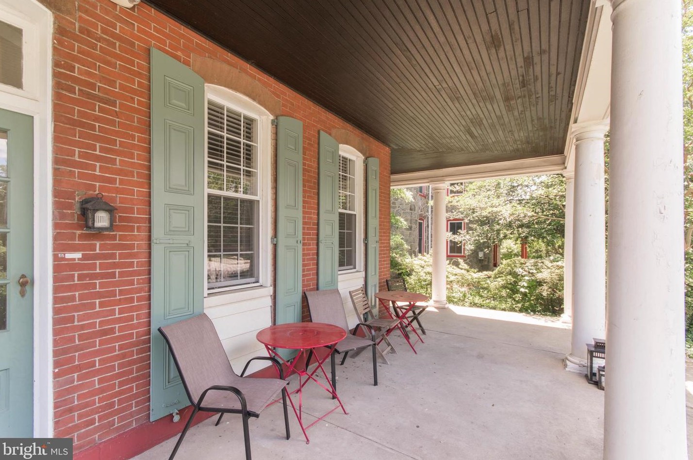 102 Rochelle Ave, Philadelphia PA  19128-3810 exterior