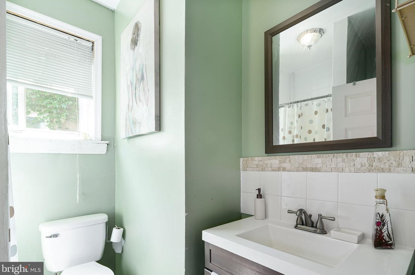 2413 Hagert St, Philadelphia PA  19132-4230 exterior