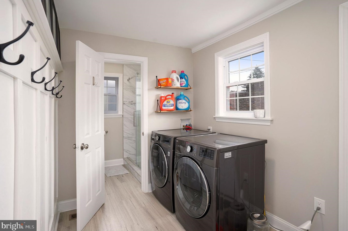 453 Leverington Ave, Philadelphia PA  19128-3315 exterior