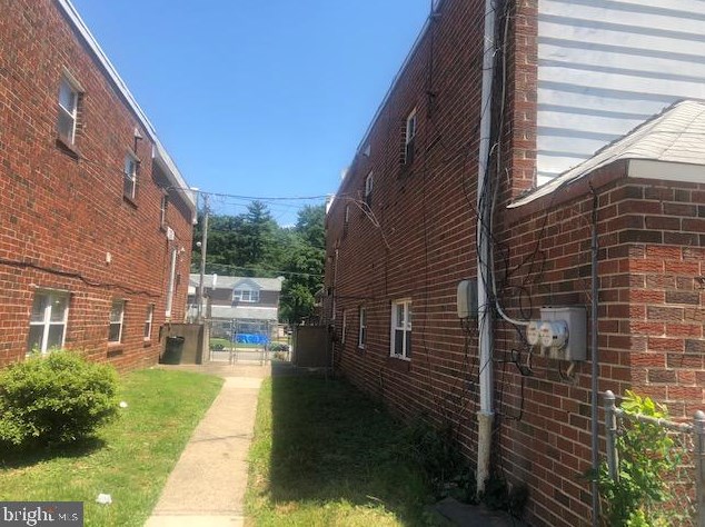 2218 Strahle St, Philadelphia PA  19152-2517 exterior