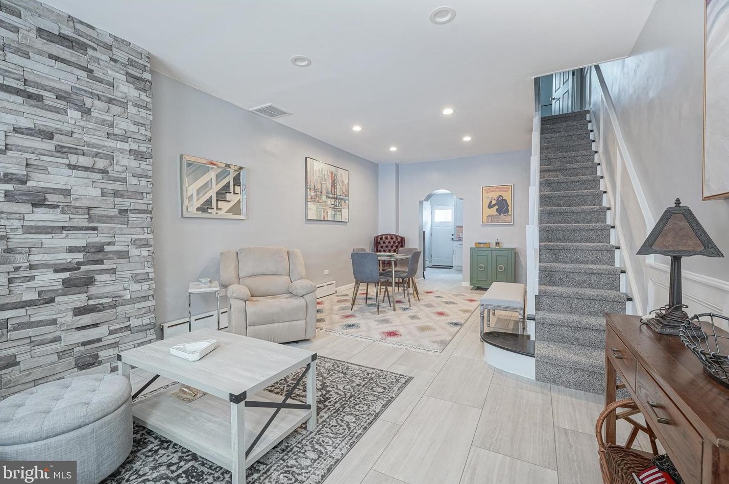 1221 Fitzgerald St, Philadelphia PA  19148-3515 exterior