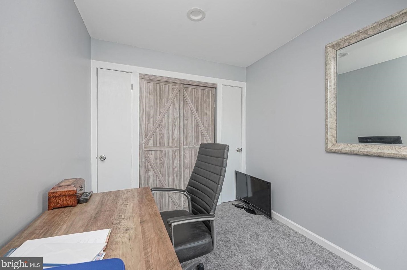 1221 Fitzgerald St, Philadelphia PA  19148-3515 exterior