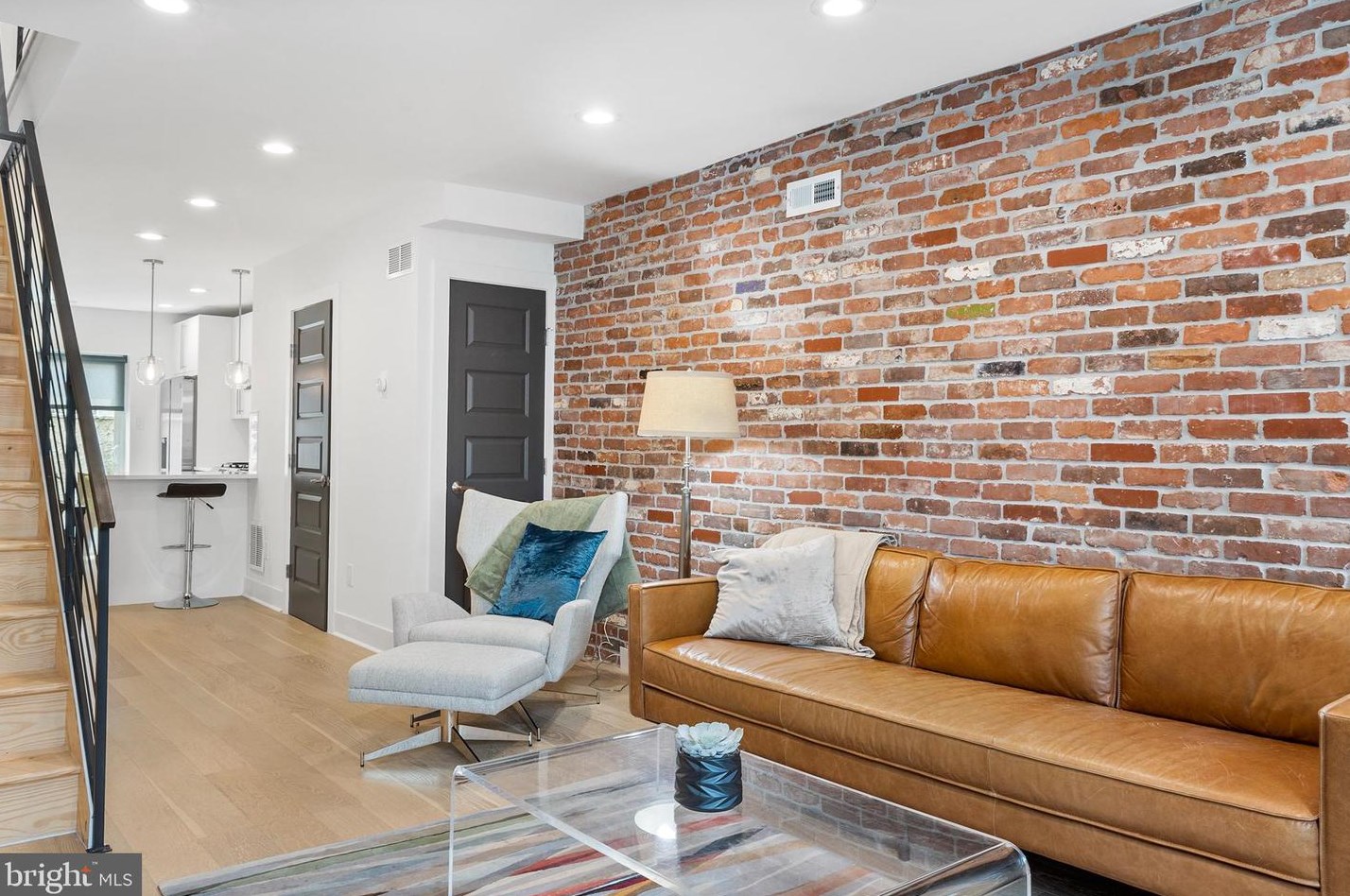 1010 Cross St, Philadelphia PA  19147-6314 exterior
