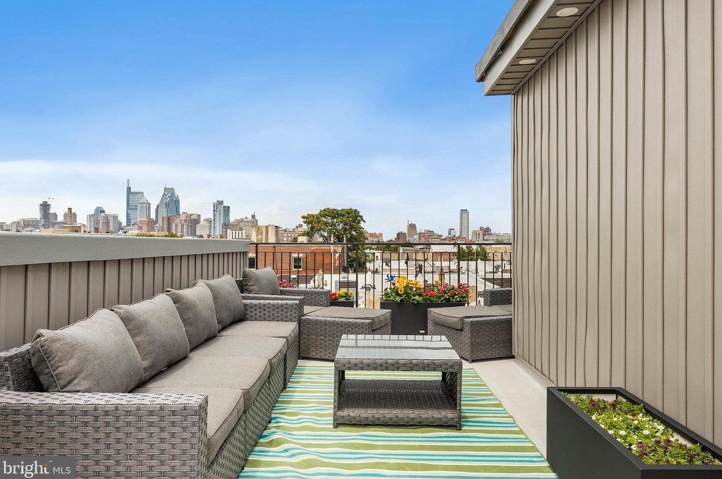 1010 Cross St, Philadelphia PA  19147-6314 exterior