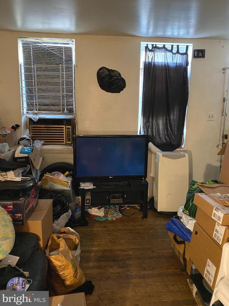 1910 Cambridge St, Philadelphia PA  19130-1508 exterior