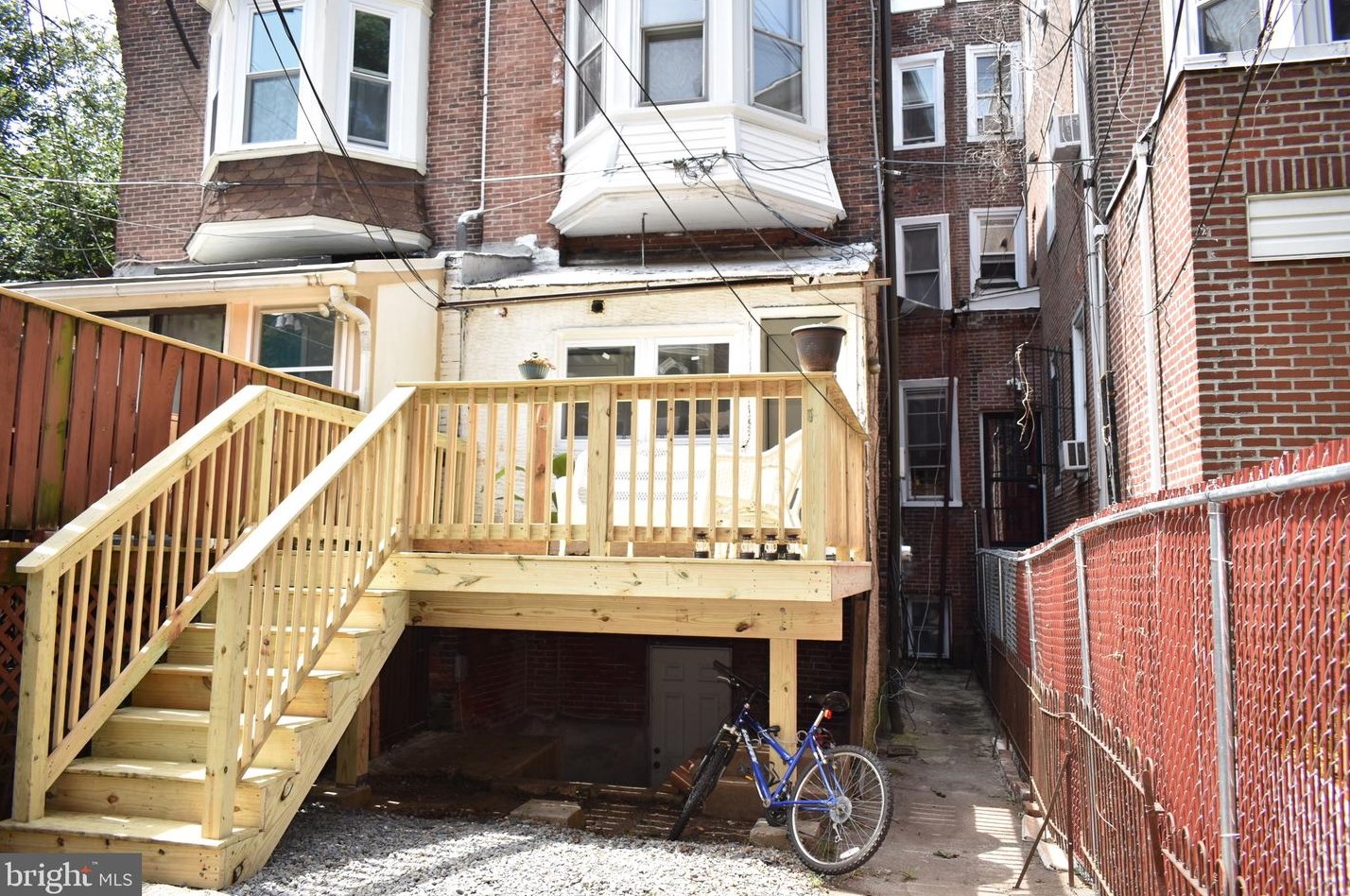 425 43rd St, Philadelphia PA  19104-3936 exterior