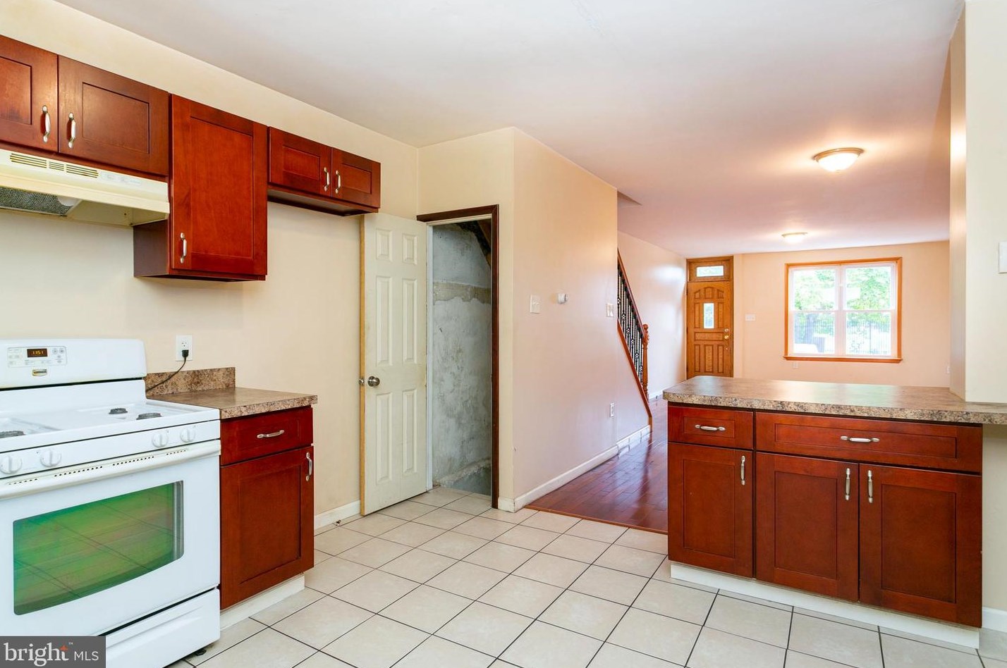 1833 Wolf St, Philadelphia PA  19145-3724 exterior