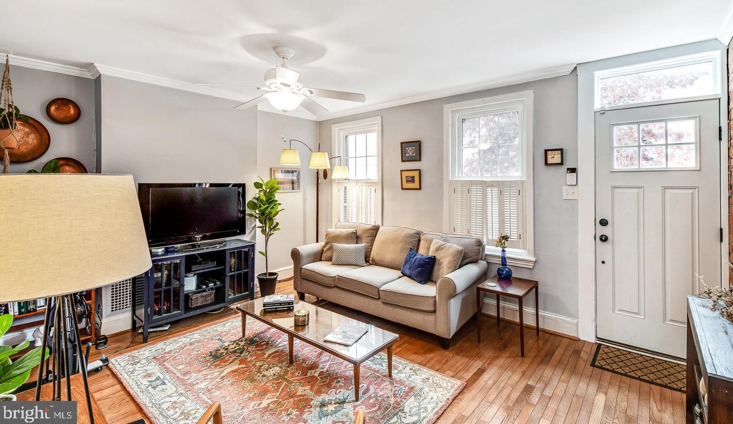 2110 Pemberton St, Philadelphia PA  19146-1221 exterior