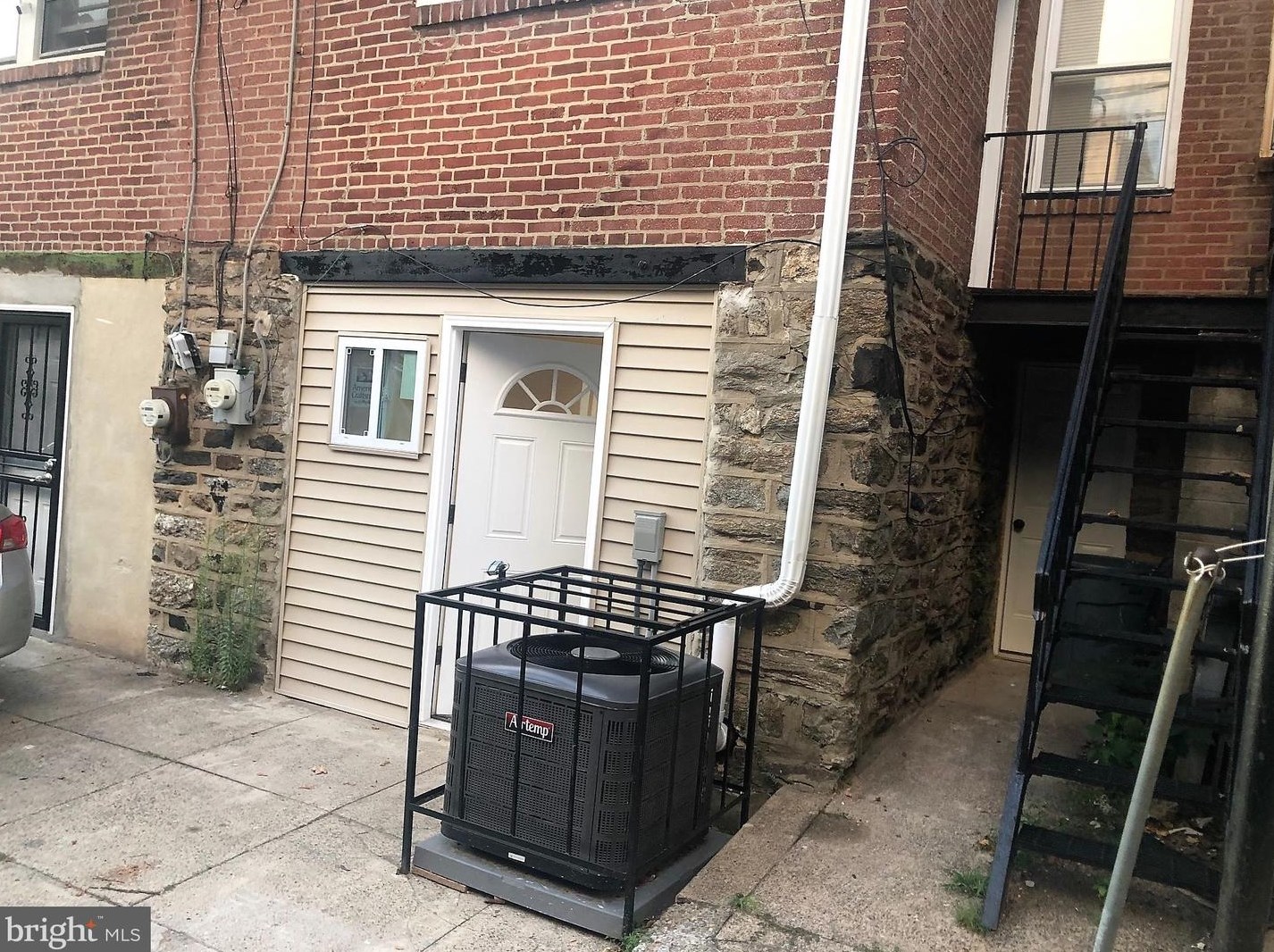 1516 Kinsdale St, Philadelphia PA  19126-2752 exterior