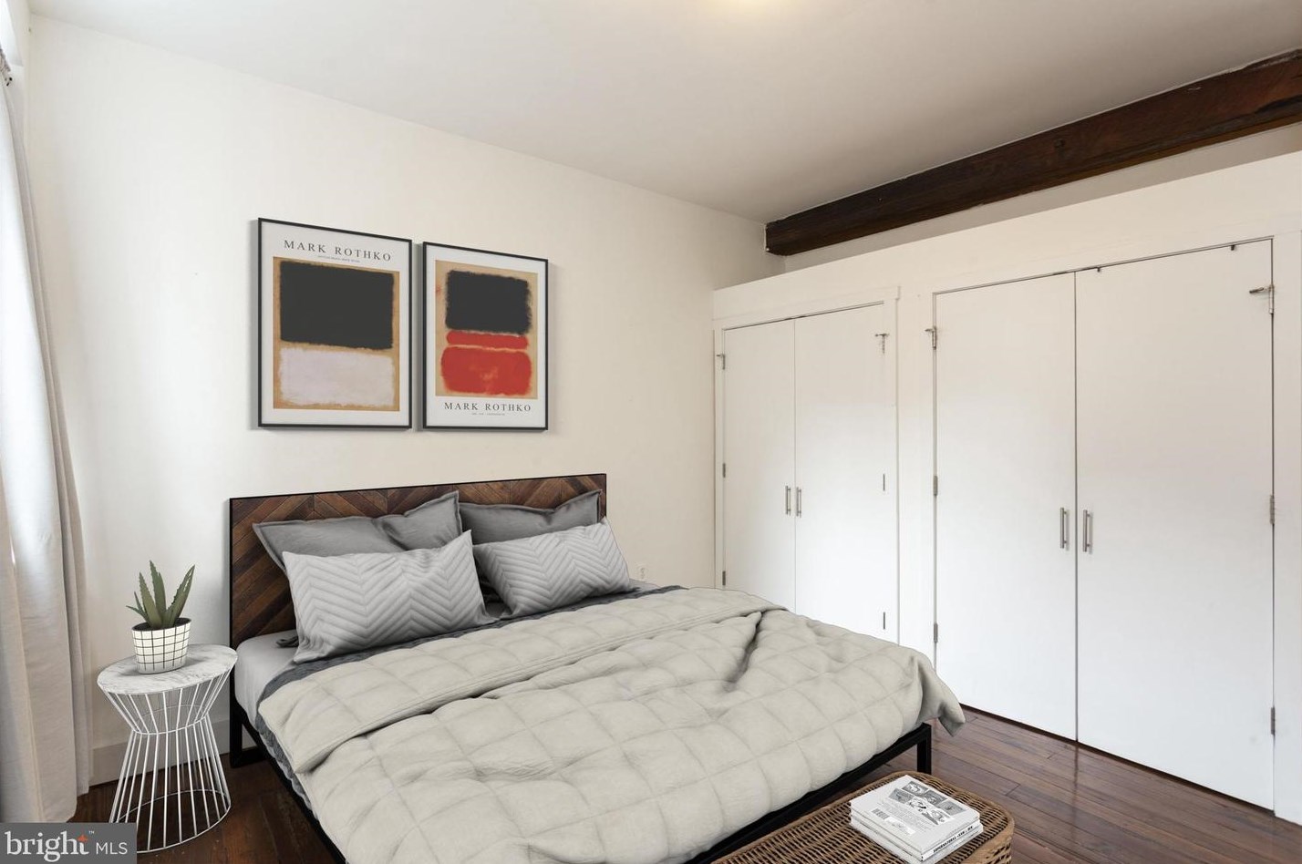 8 Letitia St, Philadelphia PA  19106-3025 exterior