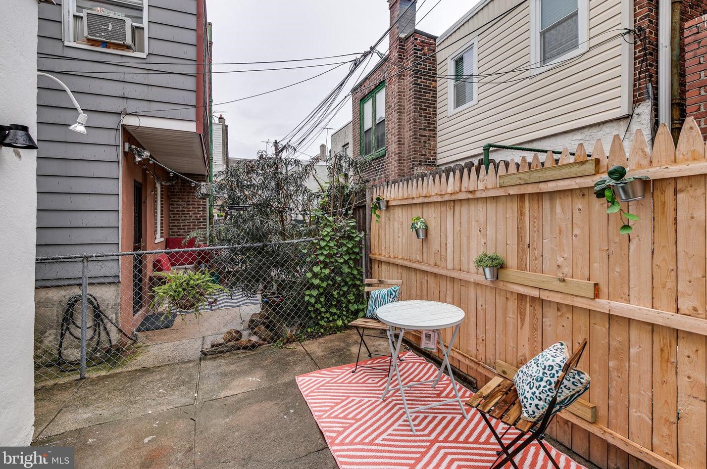 923 Tasker St, Philadelphia PA  19148-1123 exterior