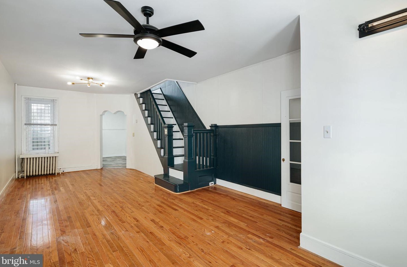 2451 Jasper St, Philadelphia PA  19125-1232 exterior